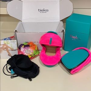 Size 7 Pop Pink Tieks